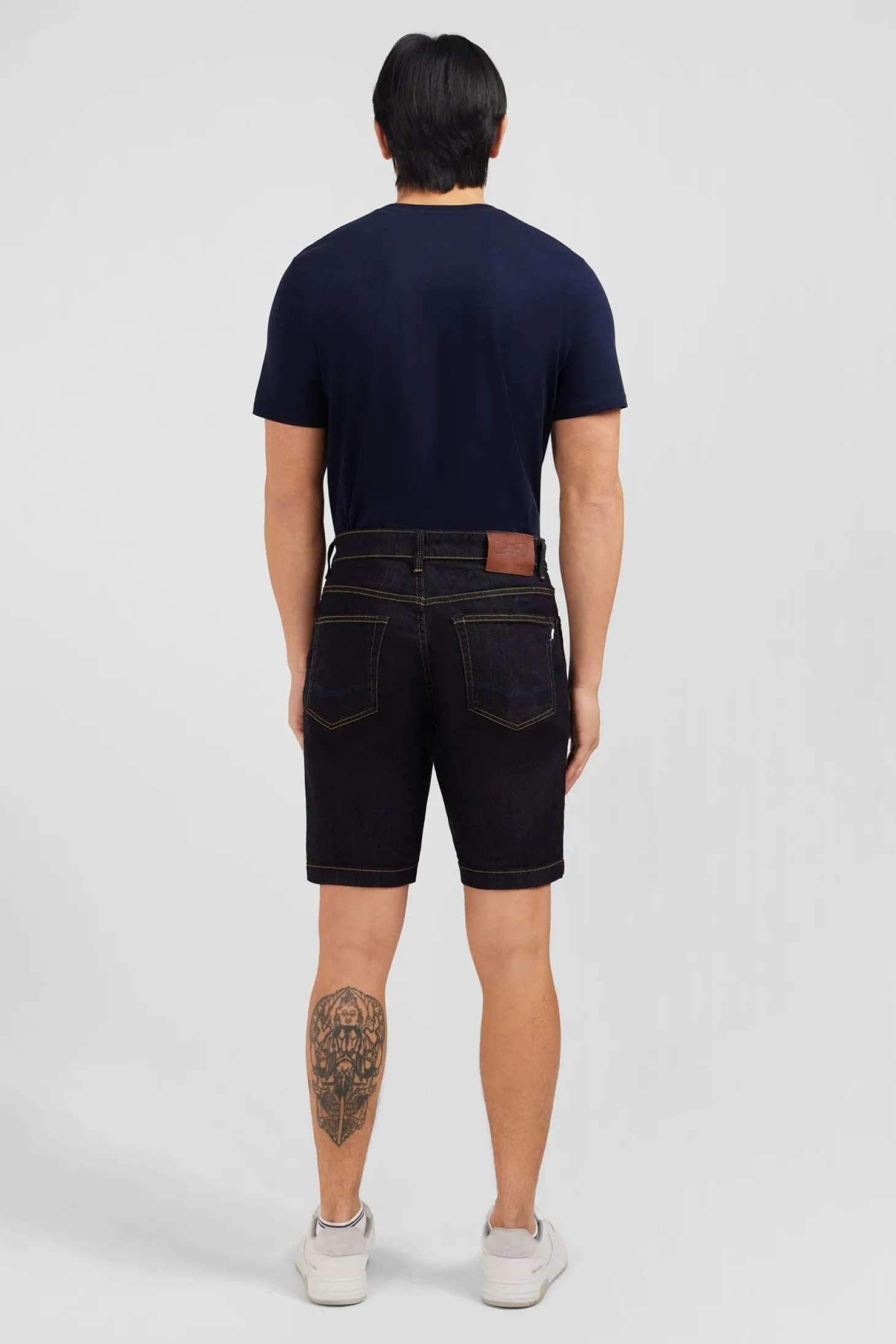 Bermuda bleu foncé en jean brut