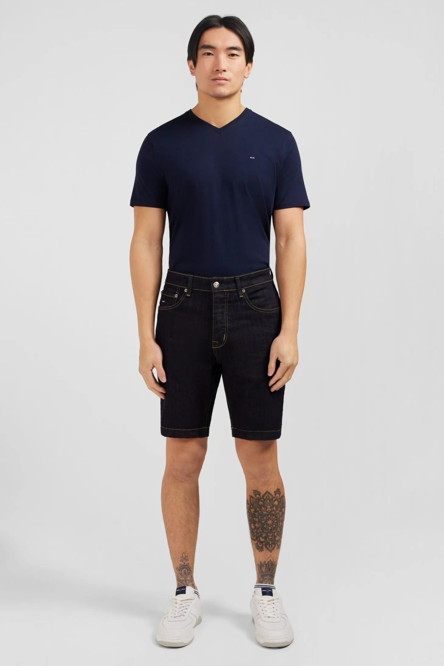Bermuda bleu foncé en jean brut