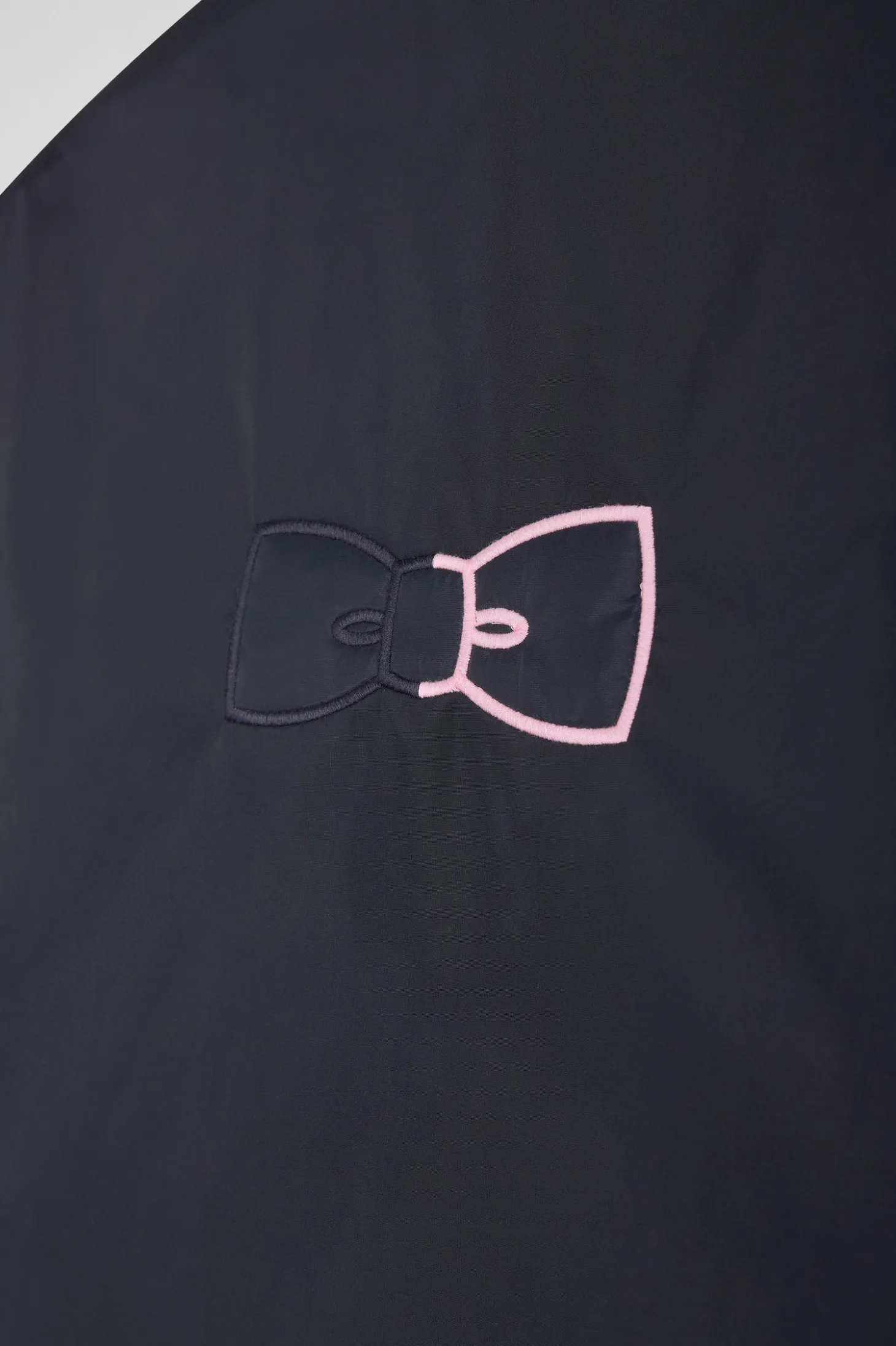 Blouson coupe-vent à capuche bleu marine