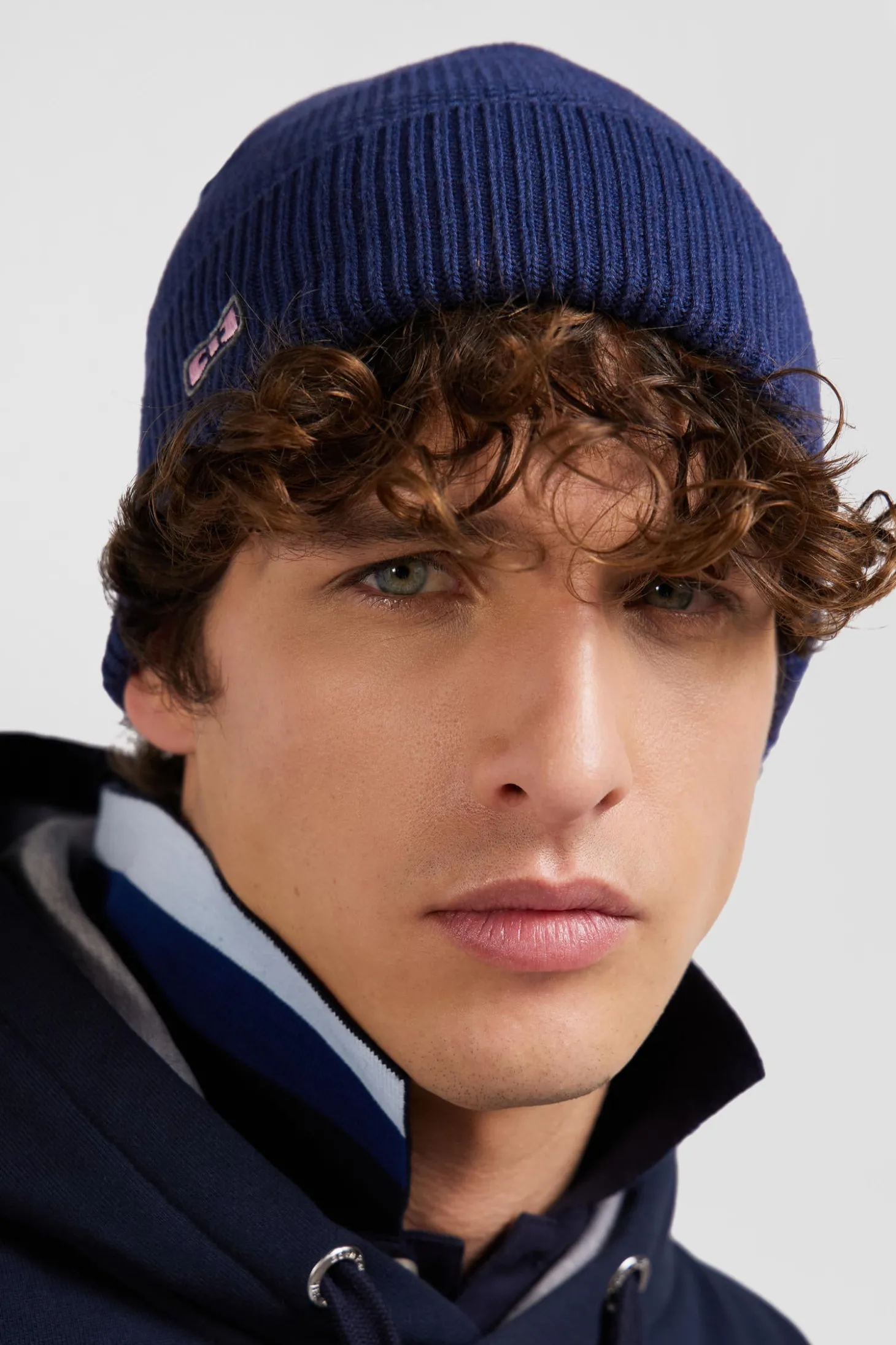Bonnet uni en coton tricoté bleu marine