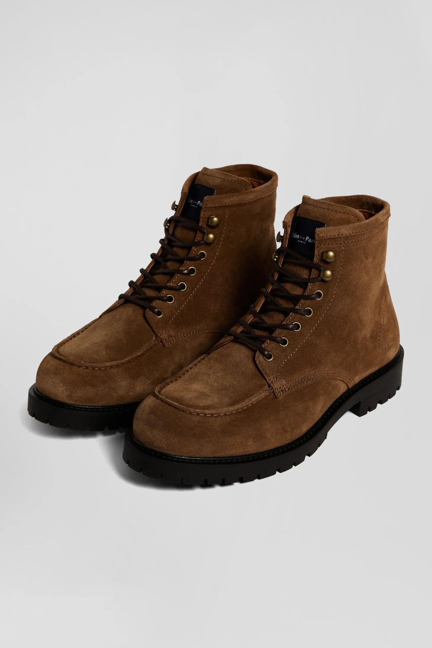 Boots à semelles crantées en cuir marron