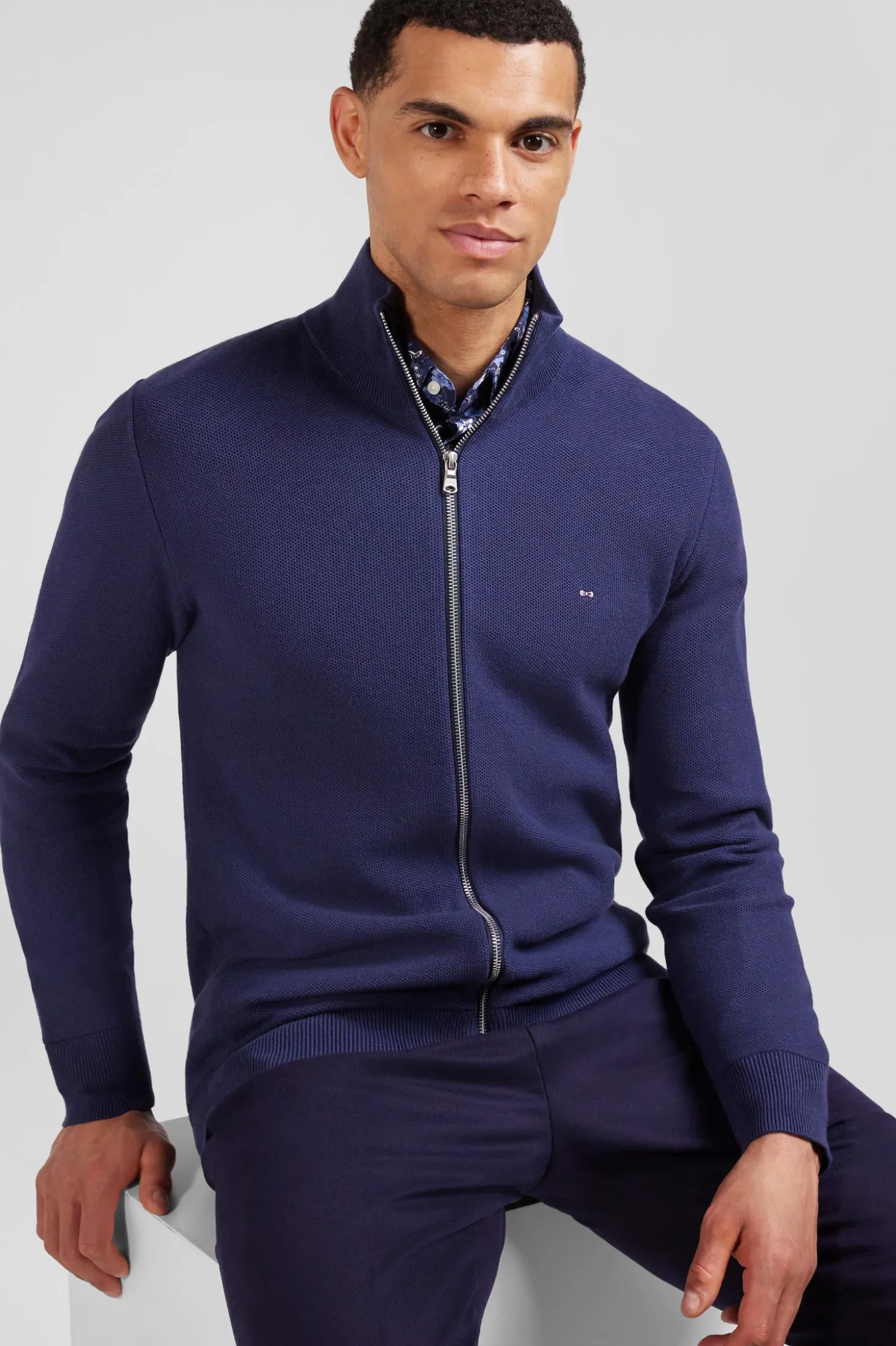 Cardigan zippé à col montant uni bleu marine en coton