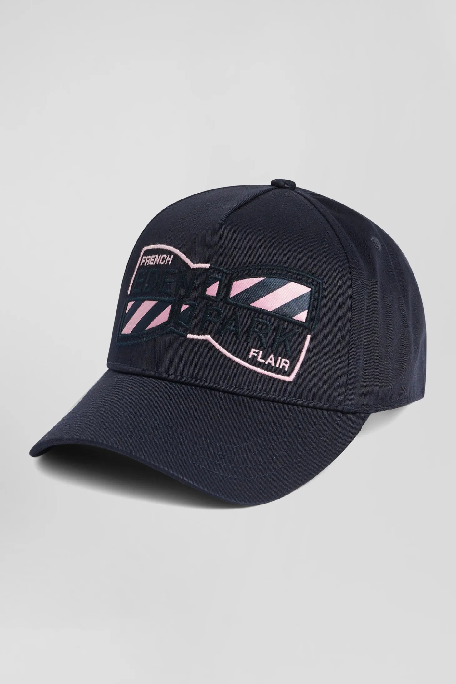 Casquette en coton bleu marine nœud papillon brodé et tissu cravate