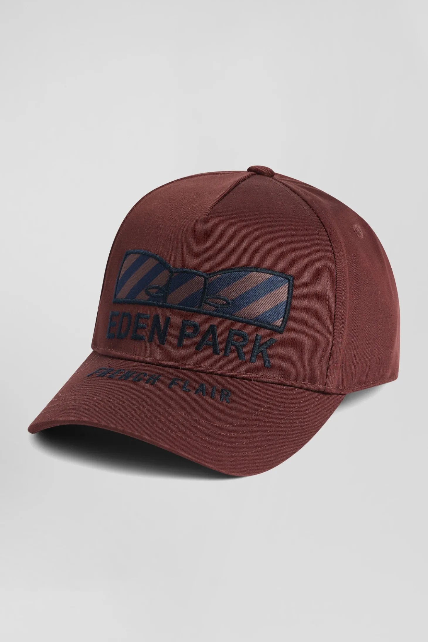 Casquette en coton bordeaux nœud papillon