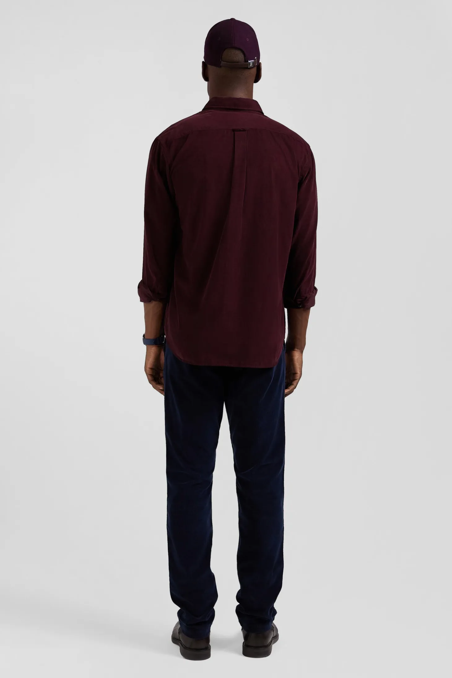 Chemise en coton uni bordeaux col boutonné et poche poitrine coupe Regular