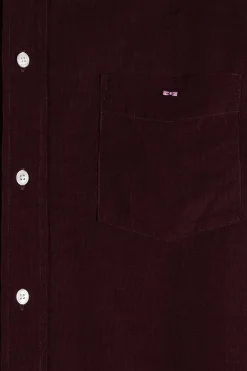 Chemise en coton uni bordeaux col boutonné et poche poitrine coupe Regular