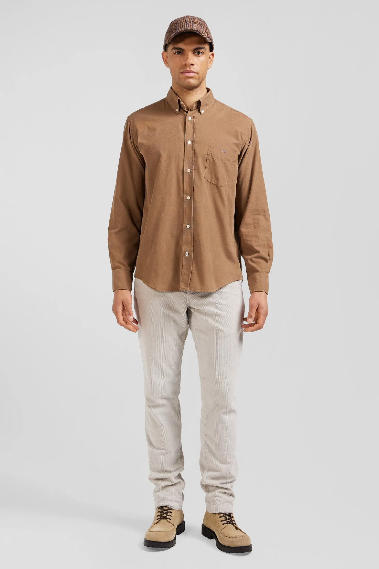 Chemise en coton uni camel col boutonné et poche poitrine coupe Regular