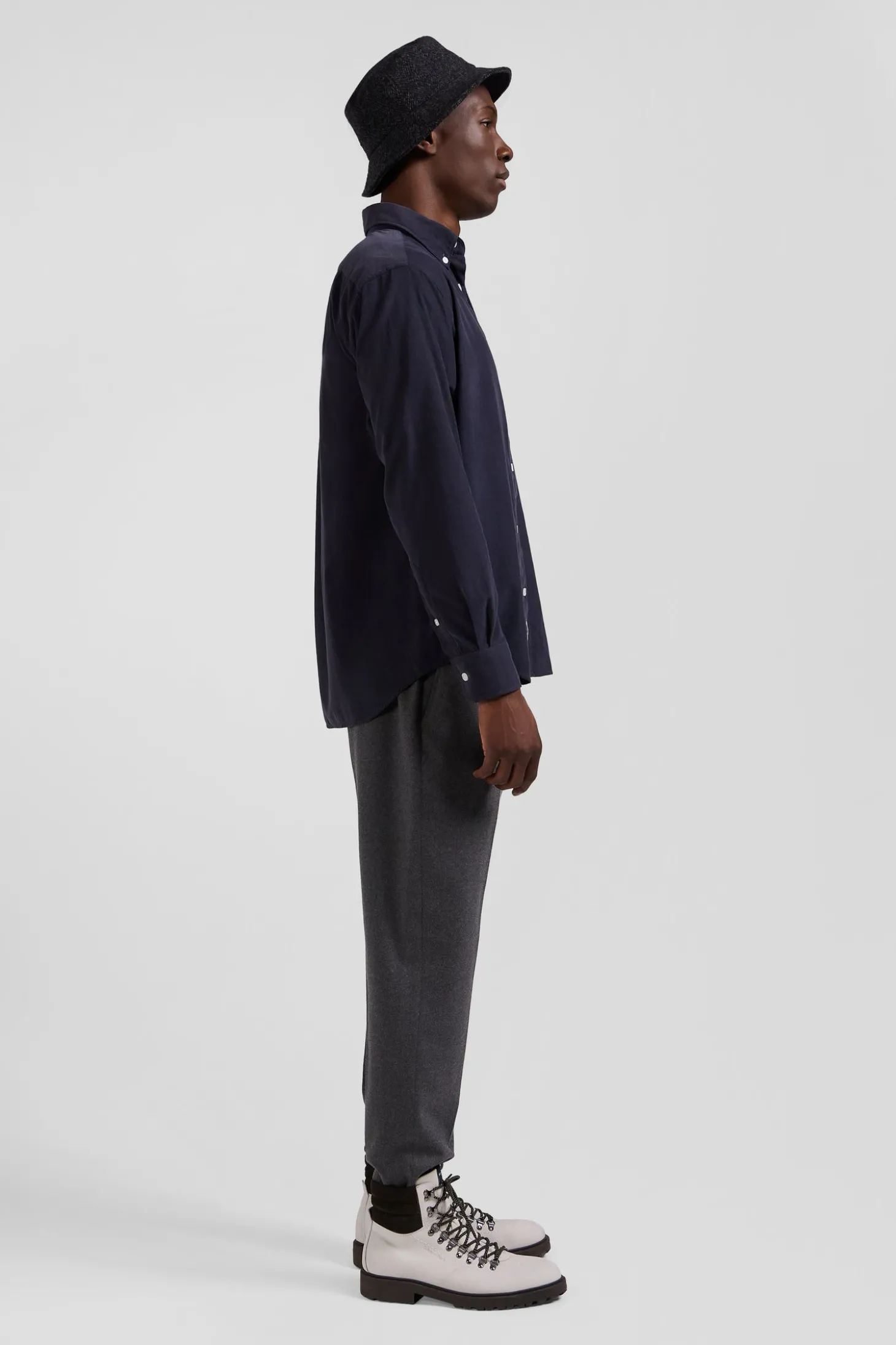Chemise en coton uni gris anthracite col boutonné et poche poitrine coupe Regular