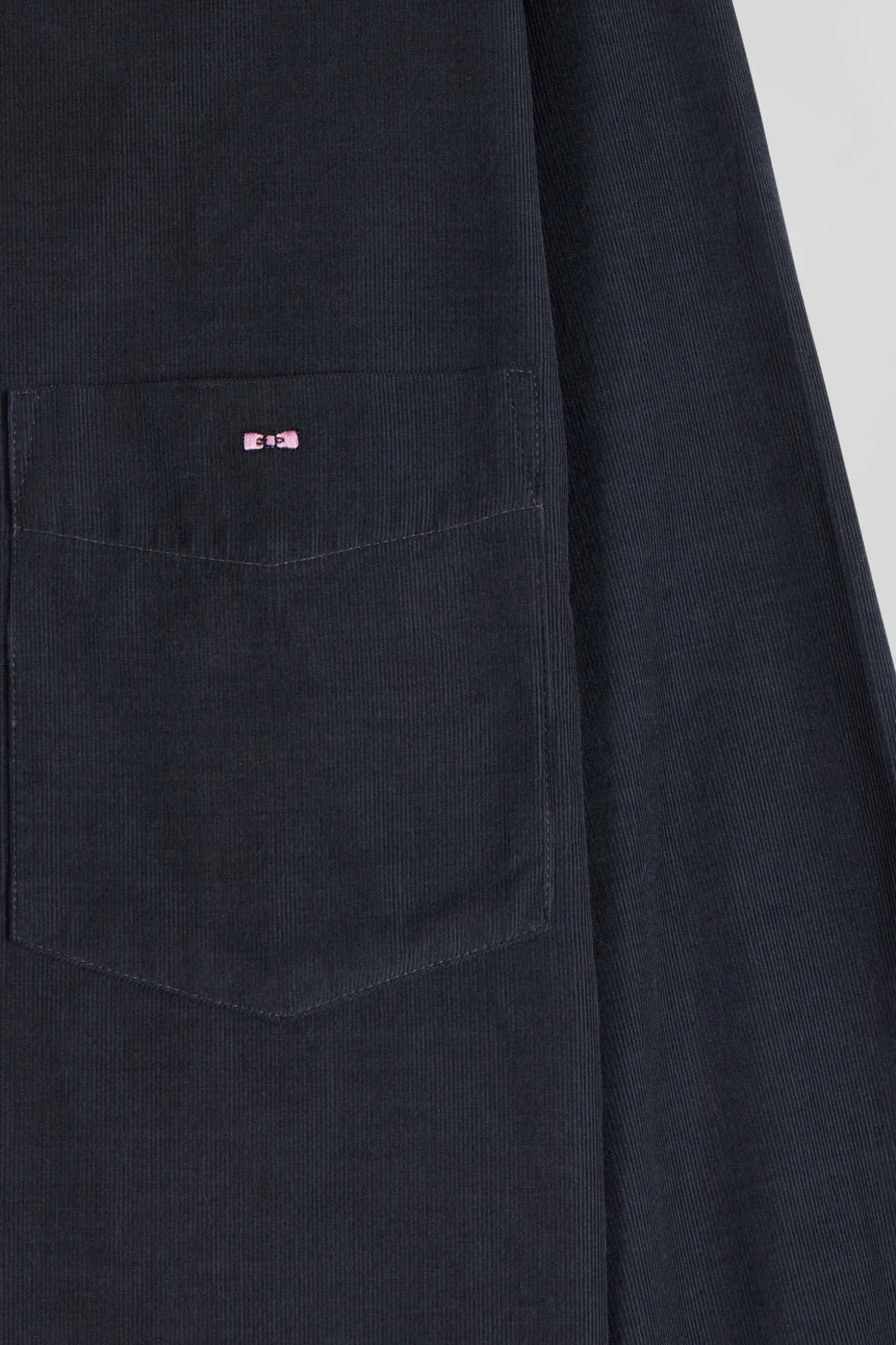 Chemise en coton uni gris anthracite col boutonné et poche poitrine coupe Regular