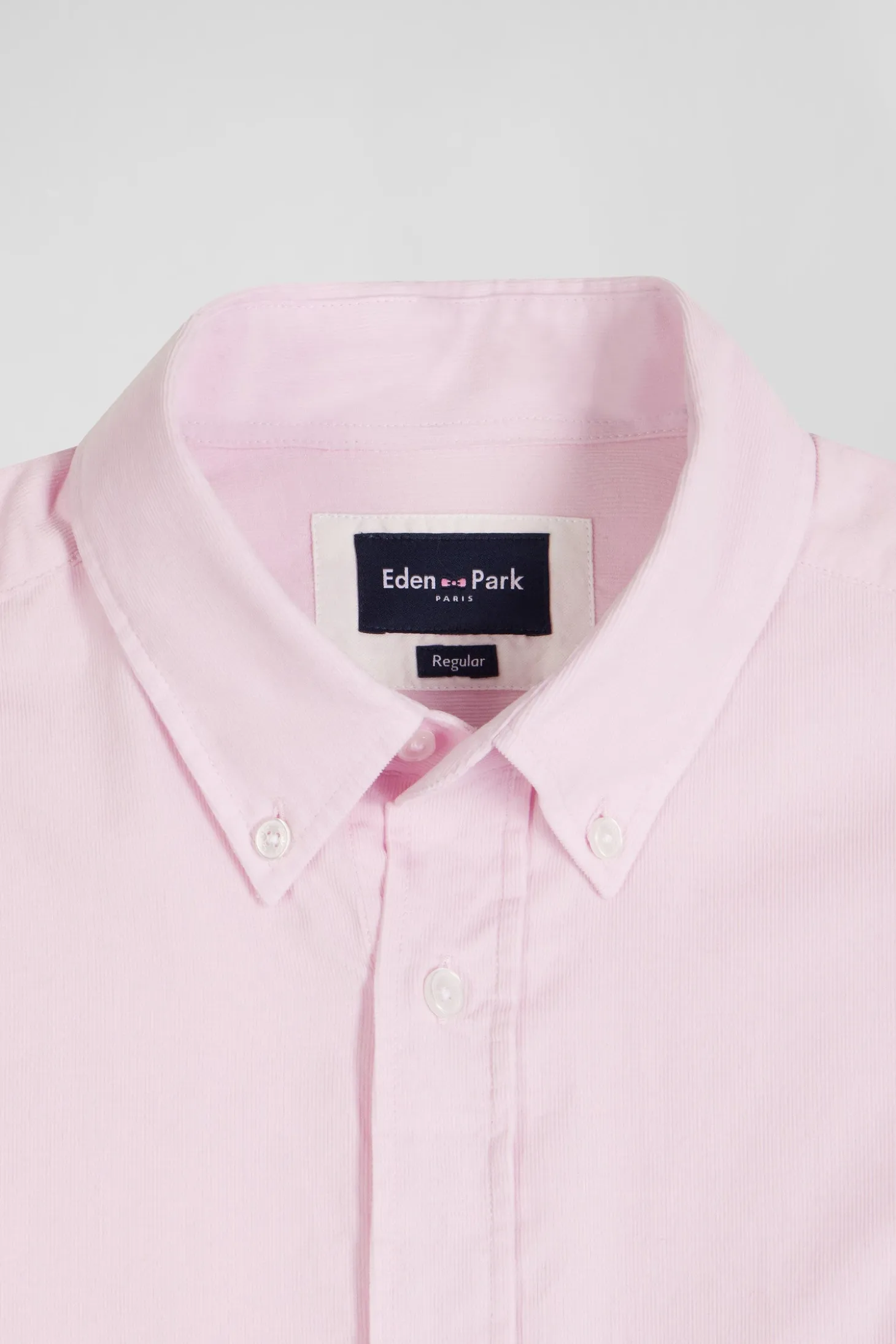 Chemise en coton uni rose col boutonné et poche poitrine coupe Regular