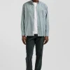 Chemise en coton uni vert d'eau col boutonné et poche poitrine coupe Regular