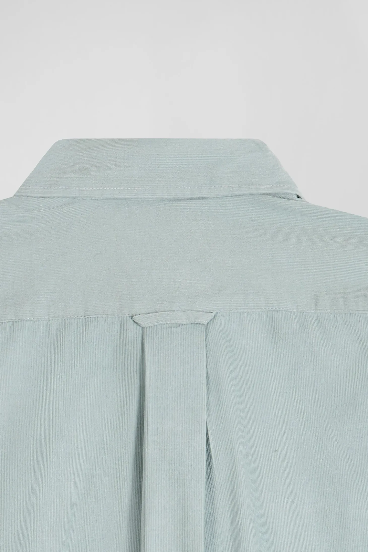 Chemise en coton uni vert d'eau col boutonné et poche poitrine coupe Regular