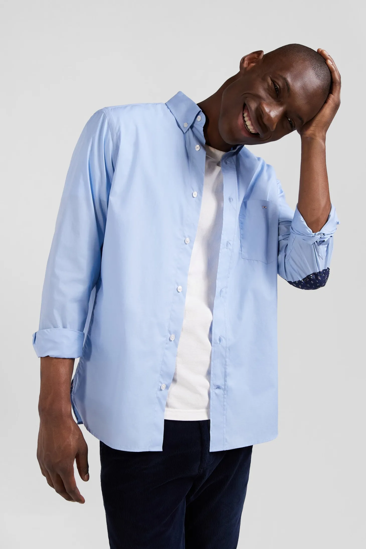 Chemise en popeline de coton ciel col boutonné et coudières imprimées coupe Regular