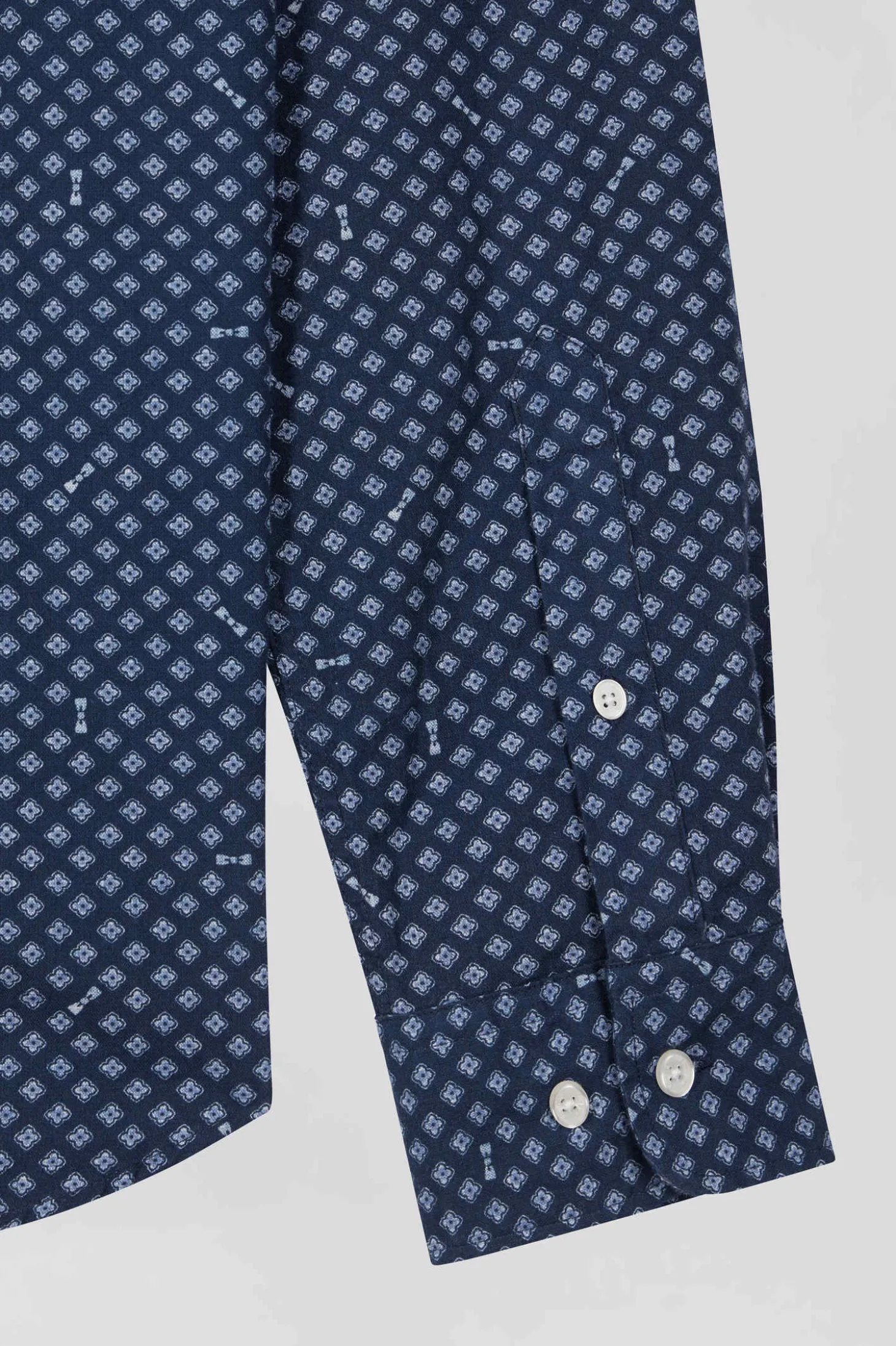 Chemise en popeline de coton indigo imprimé graphique coupe Slim