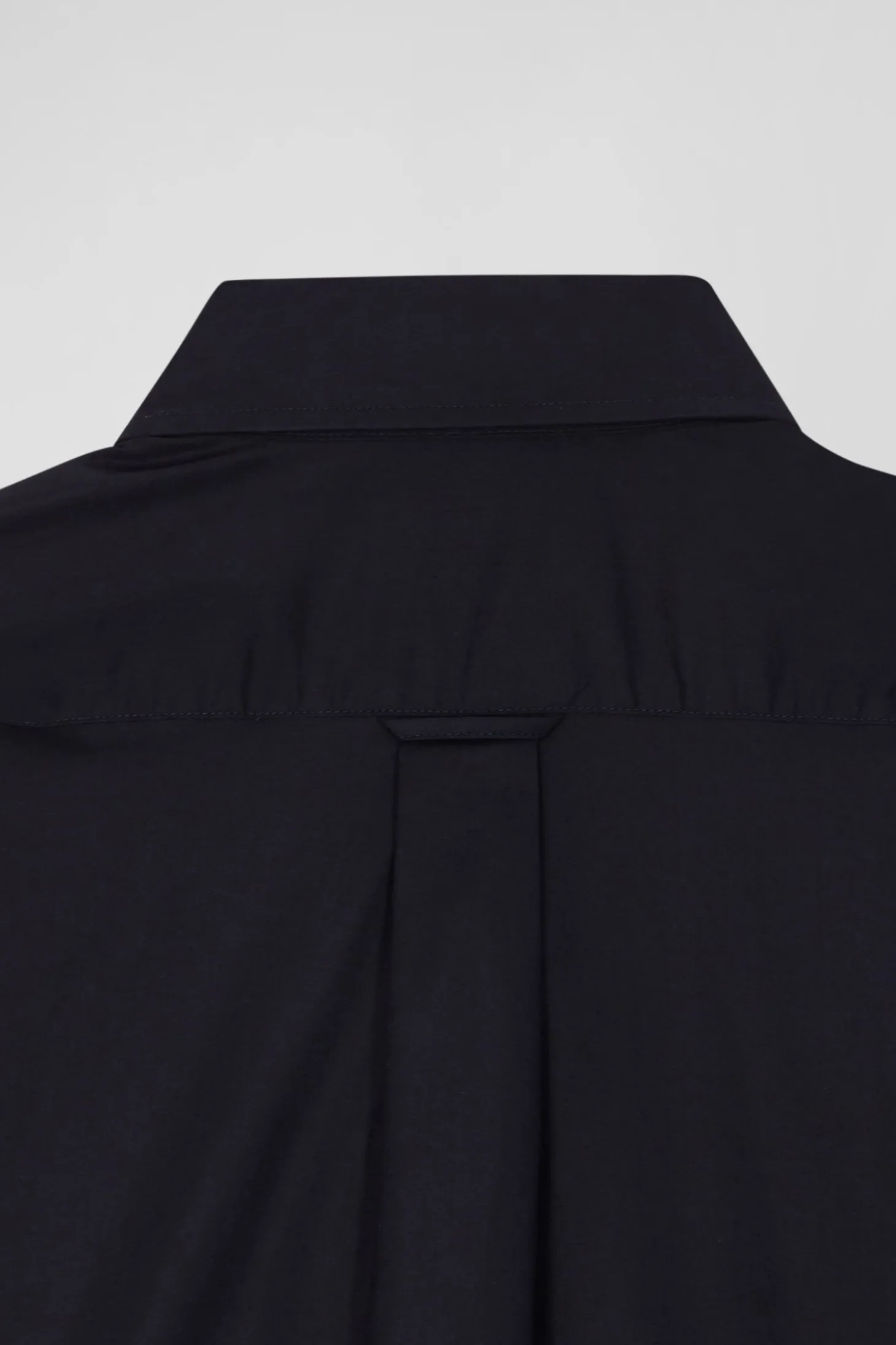 Chemise en popeline de coton bleu marine col boutonné et coudières imprimées coupe Regular