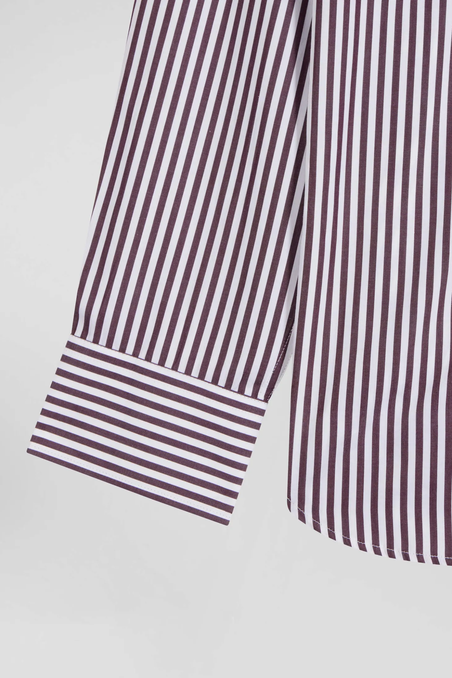Chemise en popeline de coton rayée bordeaux coupe Regular