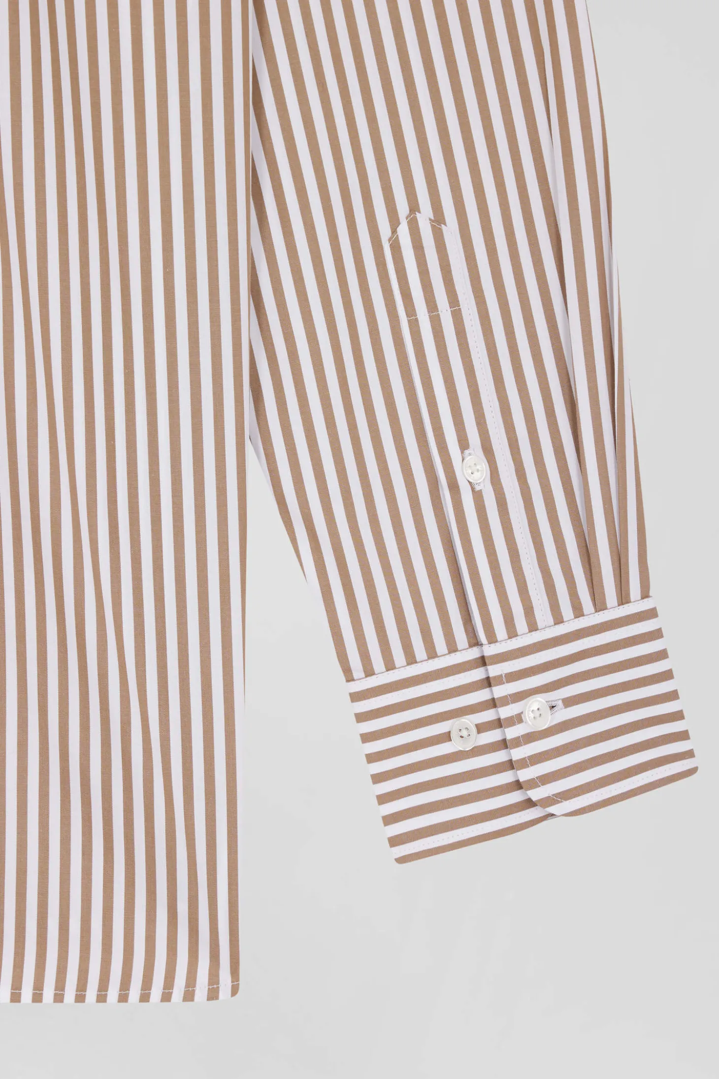 Chemise en popeline de coton rayée marron coupe Regular