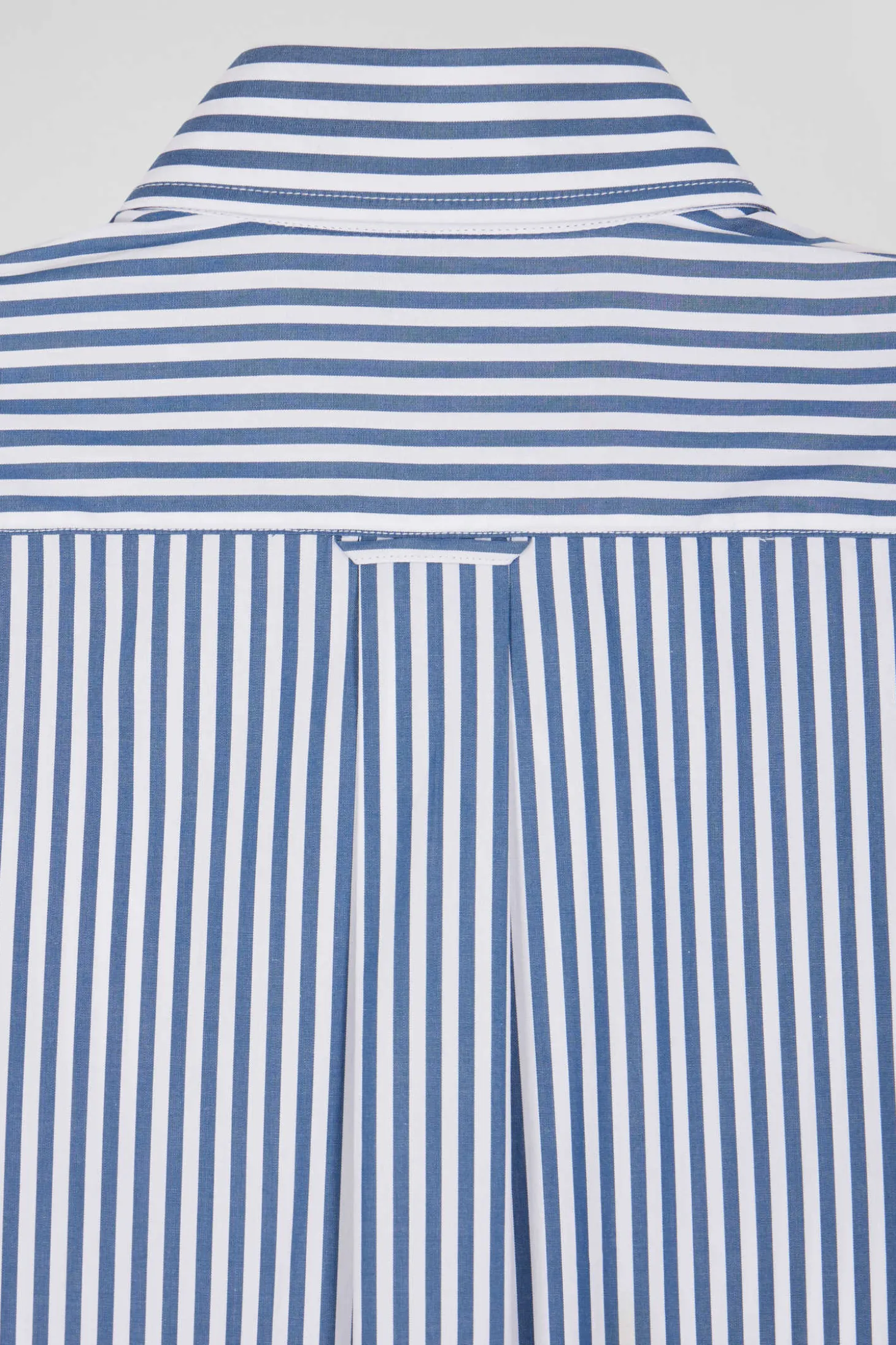 Chemise en popeline de coton rayée bleue coupe Regular