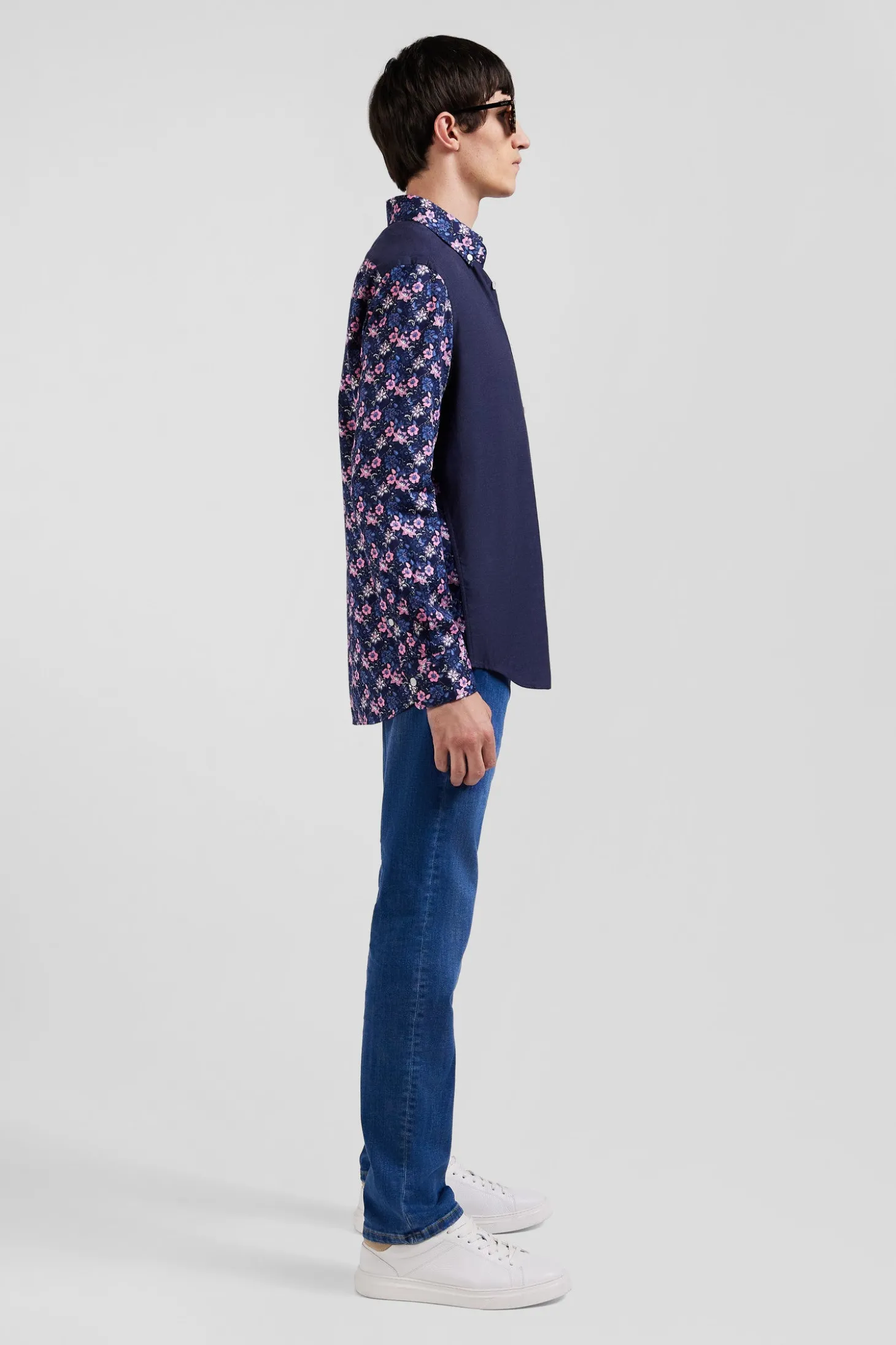 Chemise en twill de coton bleu marine et microimprimé fleurs coupe Regular