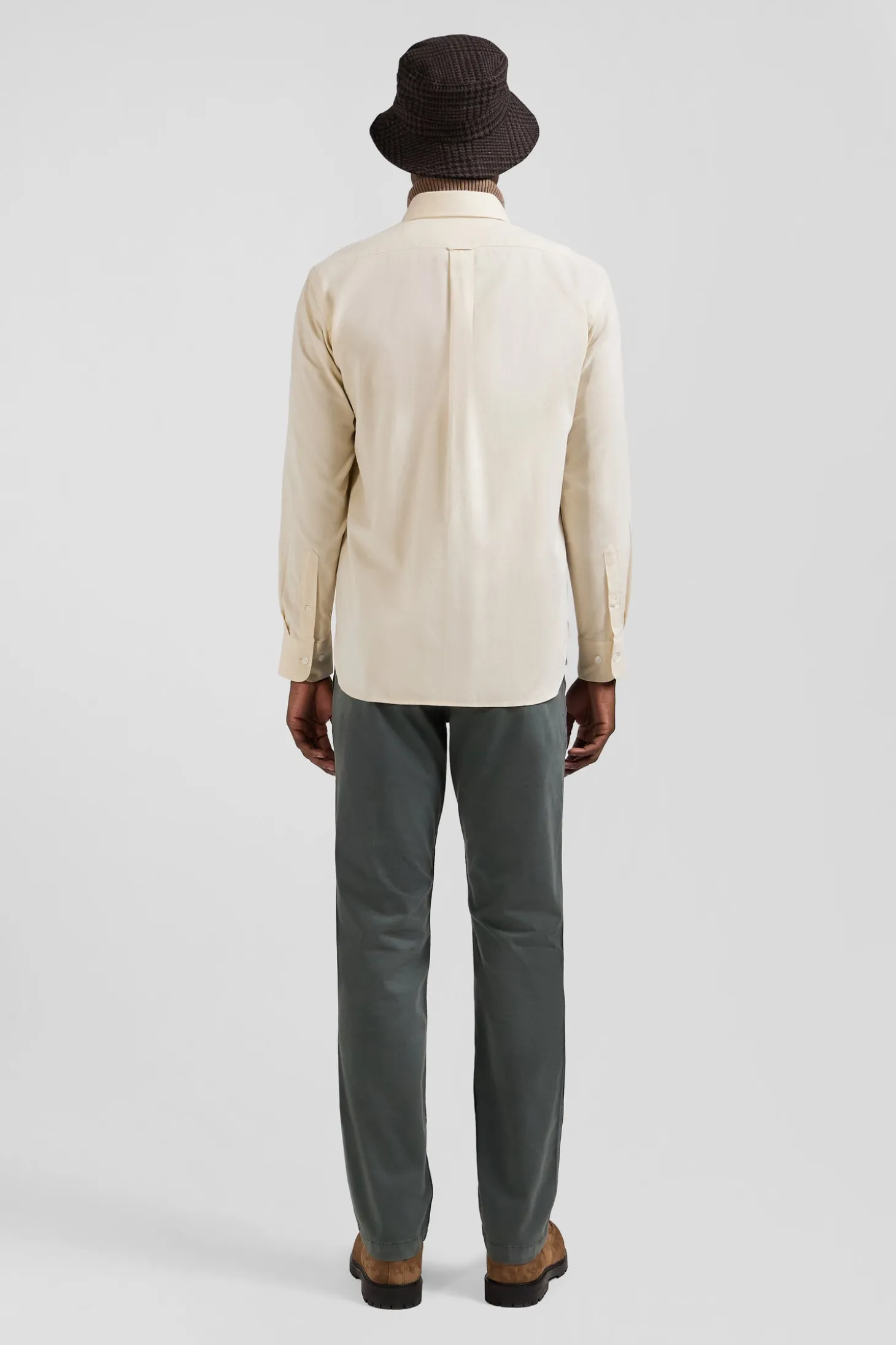 Chemise en twill de coton unie beige col à pointes boutonnées coupe Regular