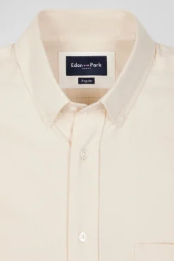 Chemise en twill de coton unie beige col à pointes boutonnées coupe Regular