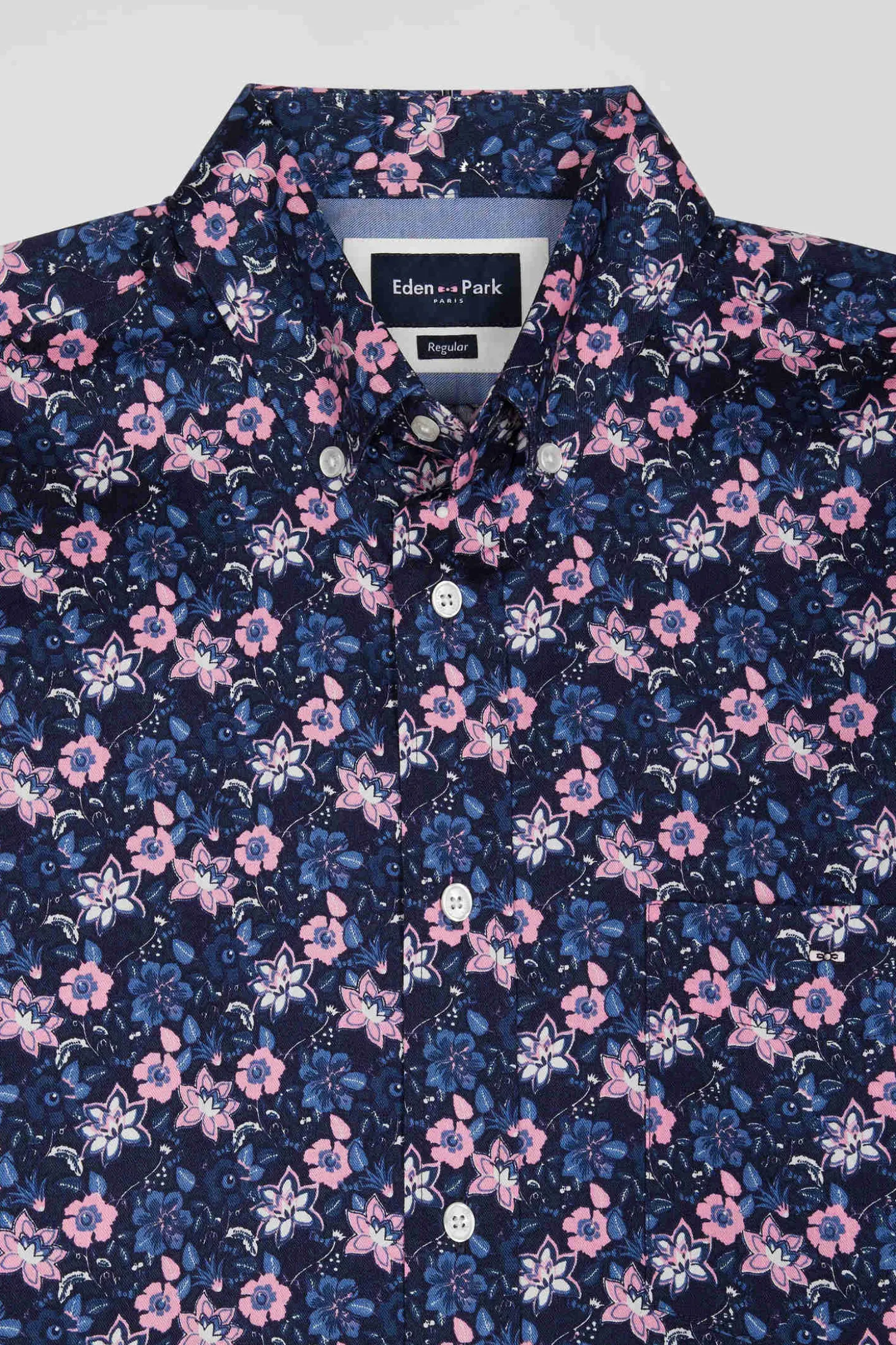 Chemise en twill de coton marine à imprimé fleurs roses coupe Regular