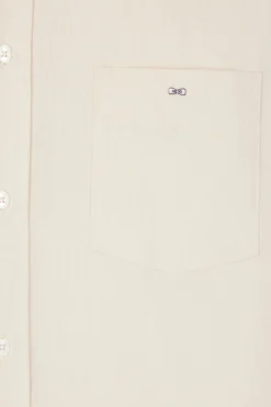 Chemise en twill de coton unie beige col à pointes boutonnées coupe Regular