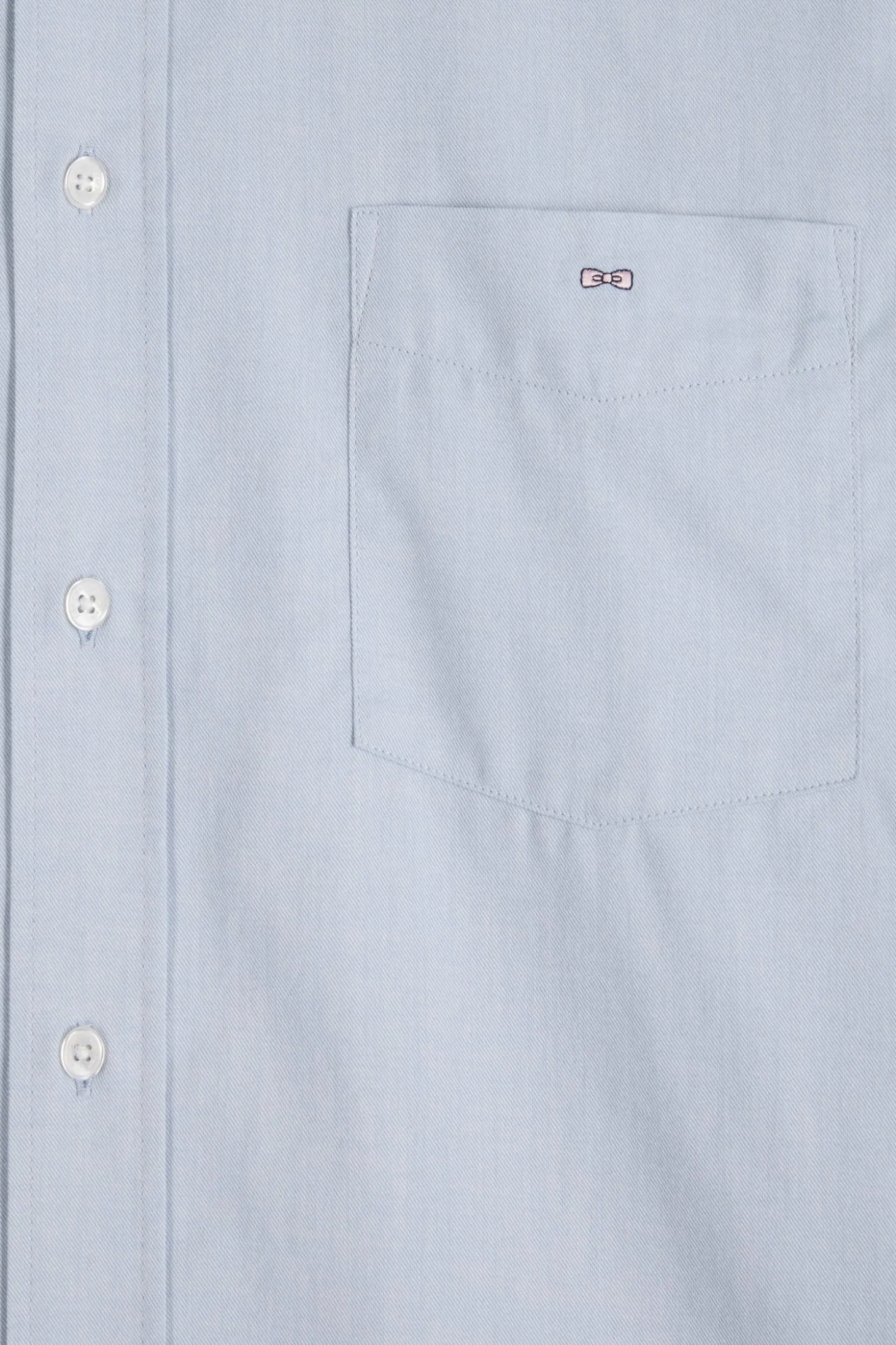Chemise en twill de coton unie ciel col à pointes boutonnées coupe Regular