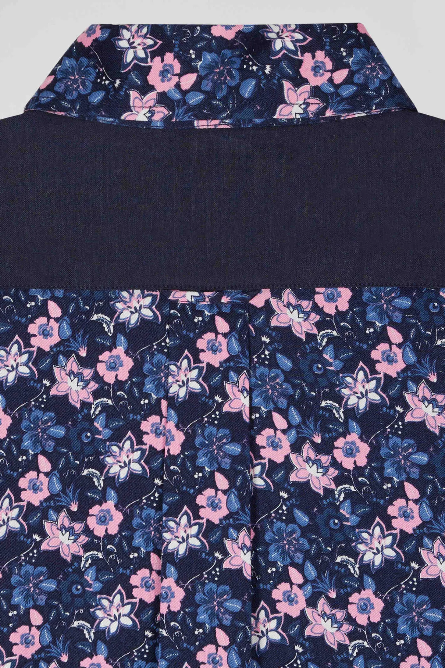 Chemise en twill de coton bleu marine et microimprimé fleurs coupe Regular