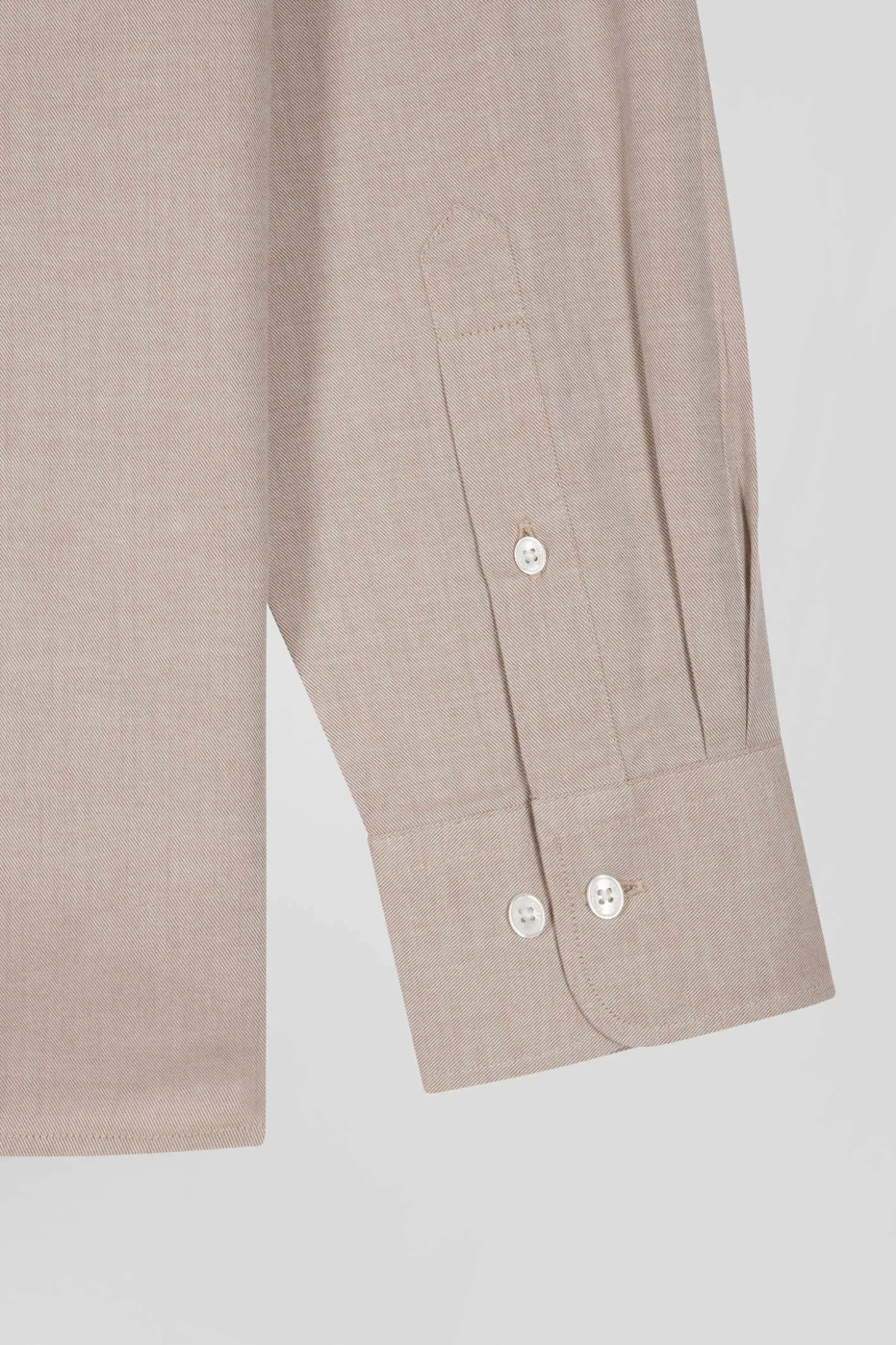 Chemise en twill de coton unie marron col à pointes boutonnées coupe Regular