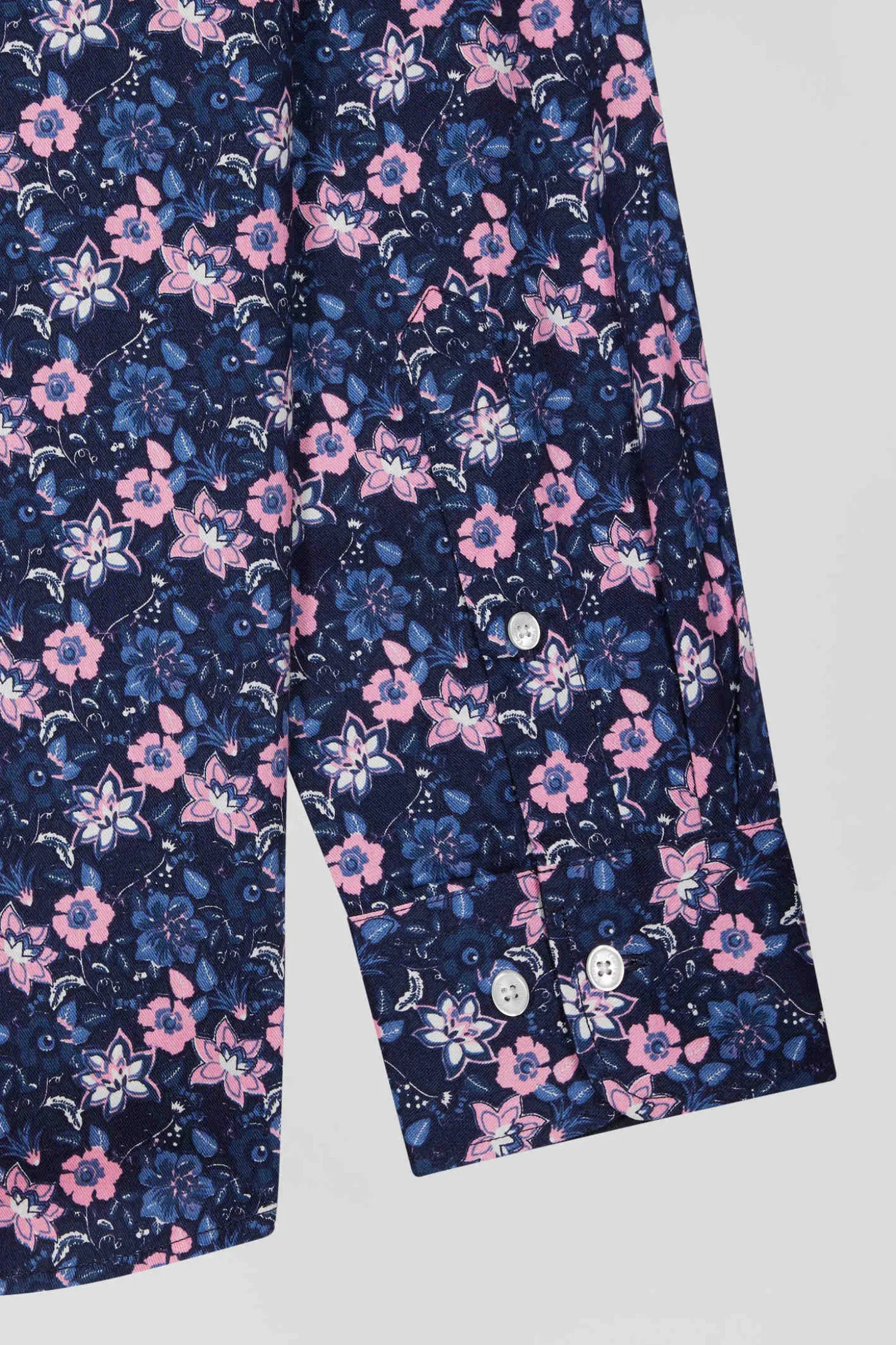 Chemise en twill de coton bleu marine et microimprimé fleurs coupe Regular