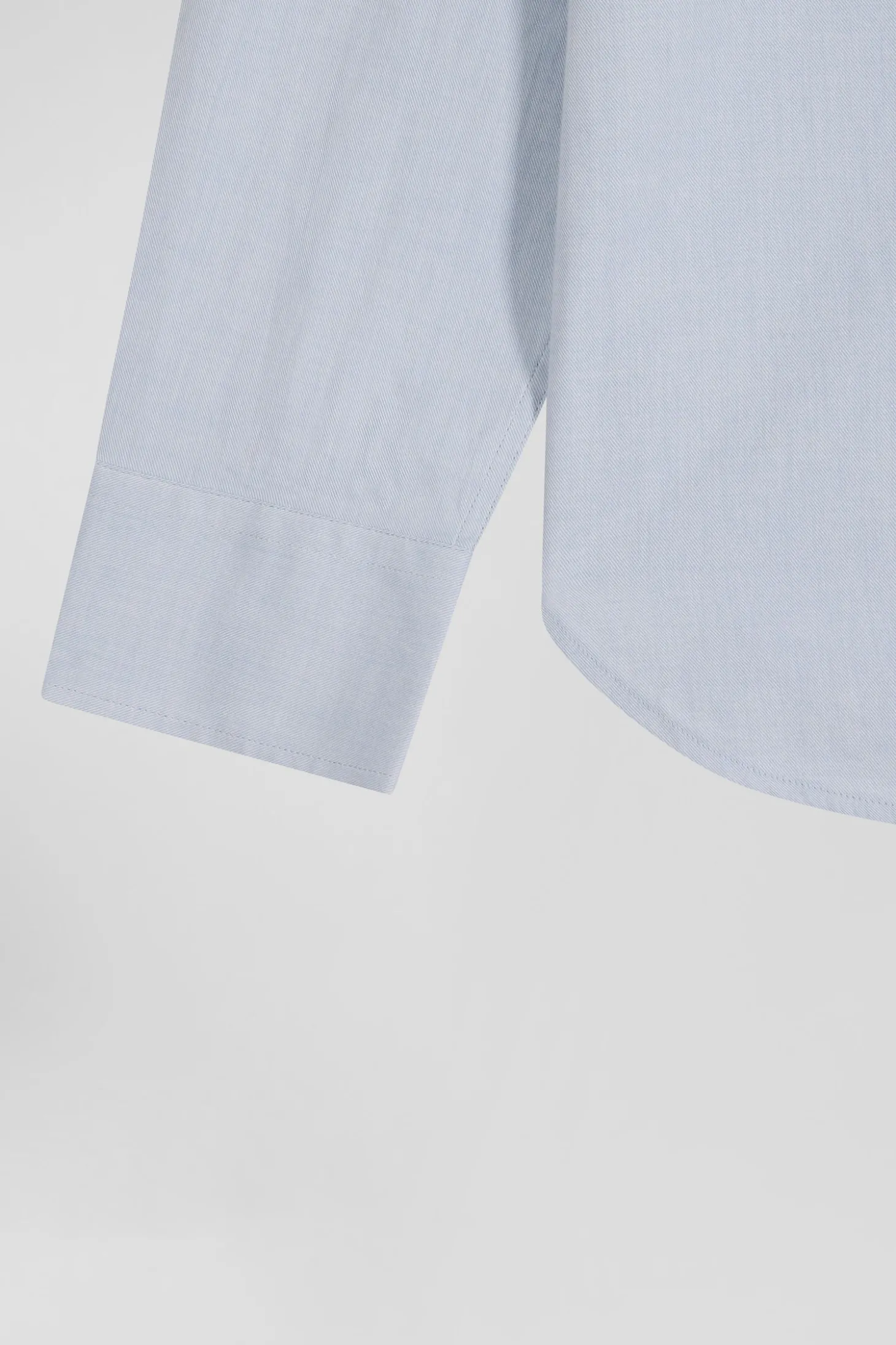 Chemise en twill de coton unie ciel col à pointes boutonnées coupe Regular
