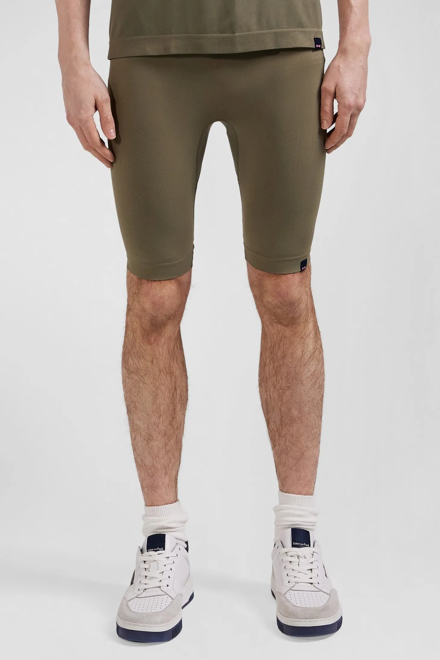 Cycliste de sport stretch kaki