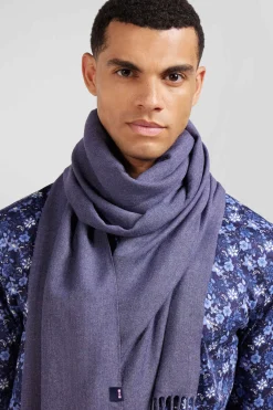 Echarpe unie frangée bleue