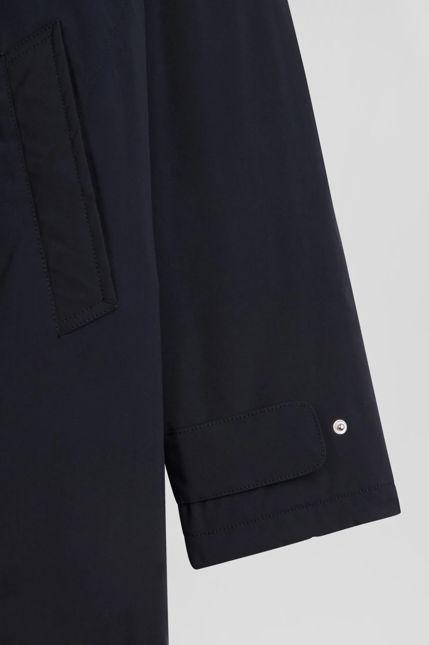 Imperméable en nylon à capuche bleu marine