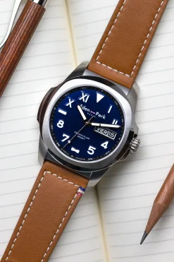 Montre à quartz en cuir marron