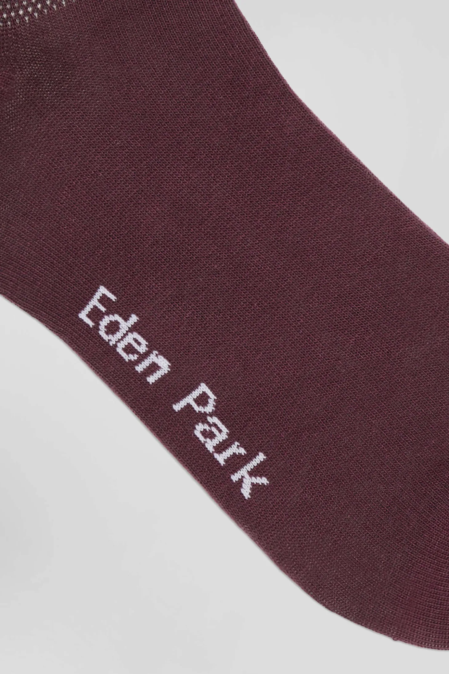 Paire de chaussettes bordeaux à jeux de maille en coton stretch