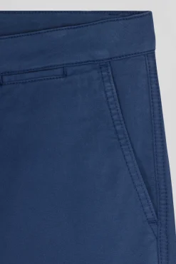 Pantalon chino bleu en gabardine de coton stretch coupe Regular