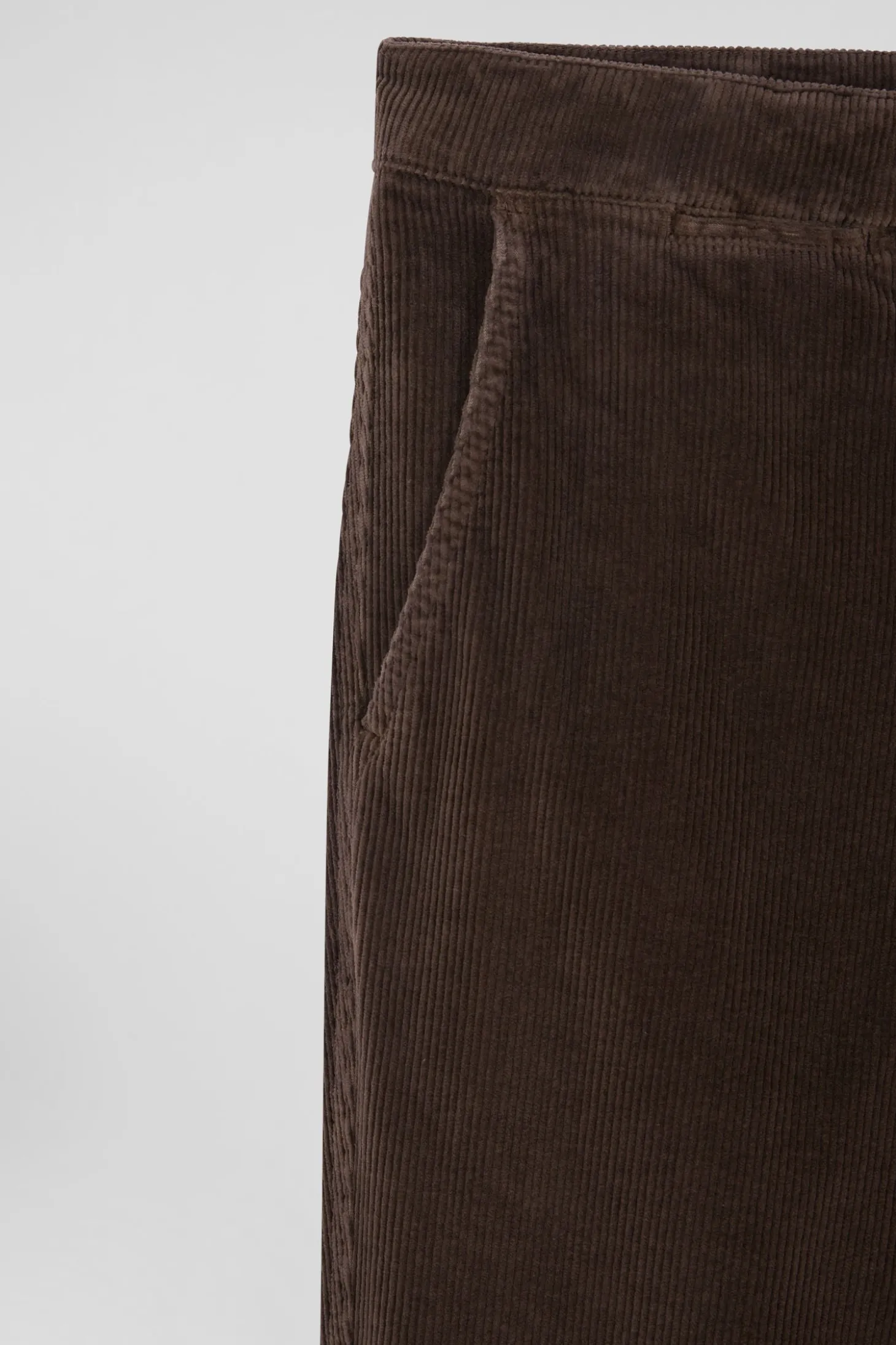 Pantalon chino en coton velours stretch marron coupe Regular