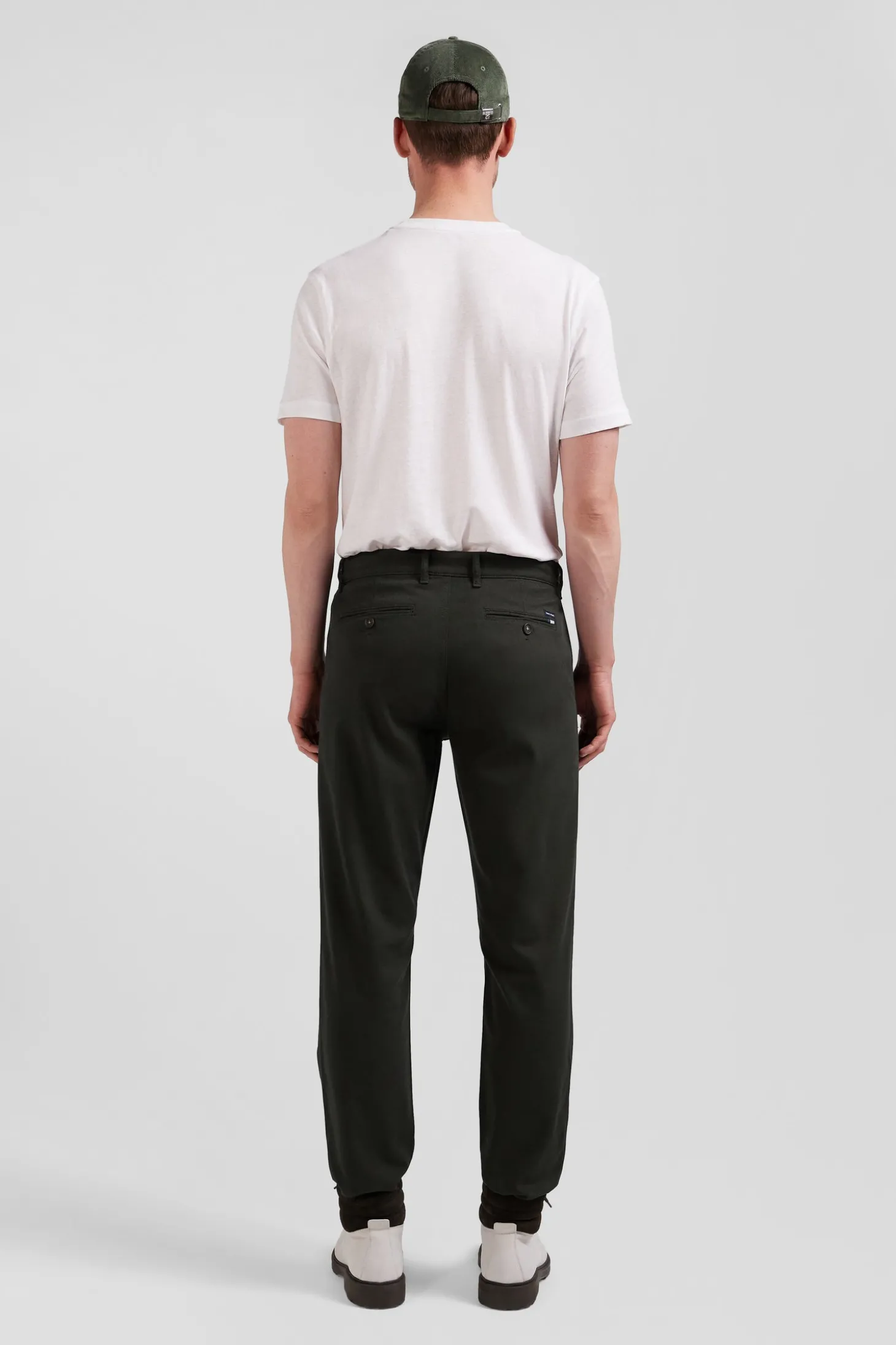 Pantalon chino en piqué de coton stretch et modal kaki coupe Regular
