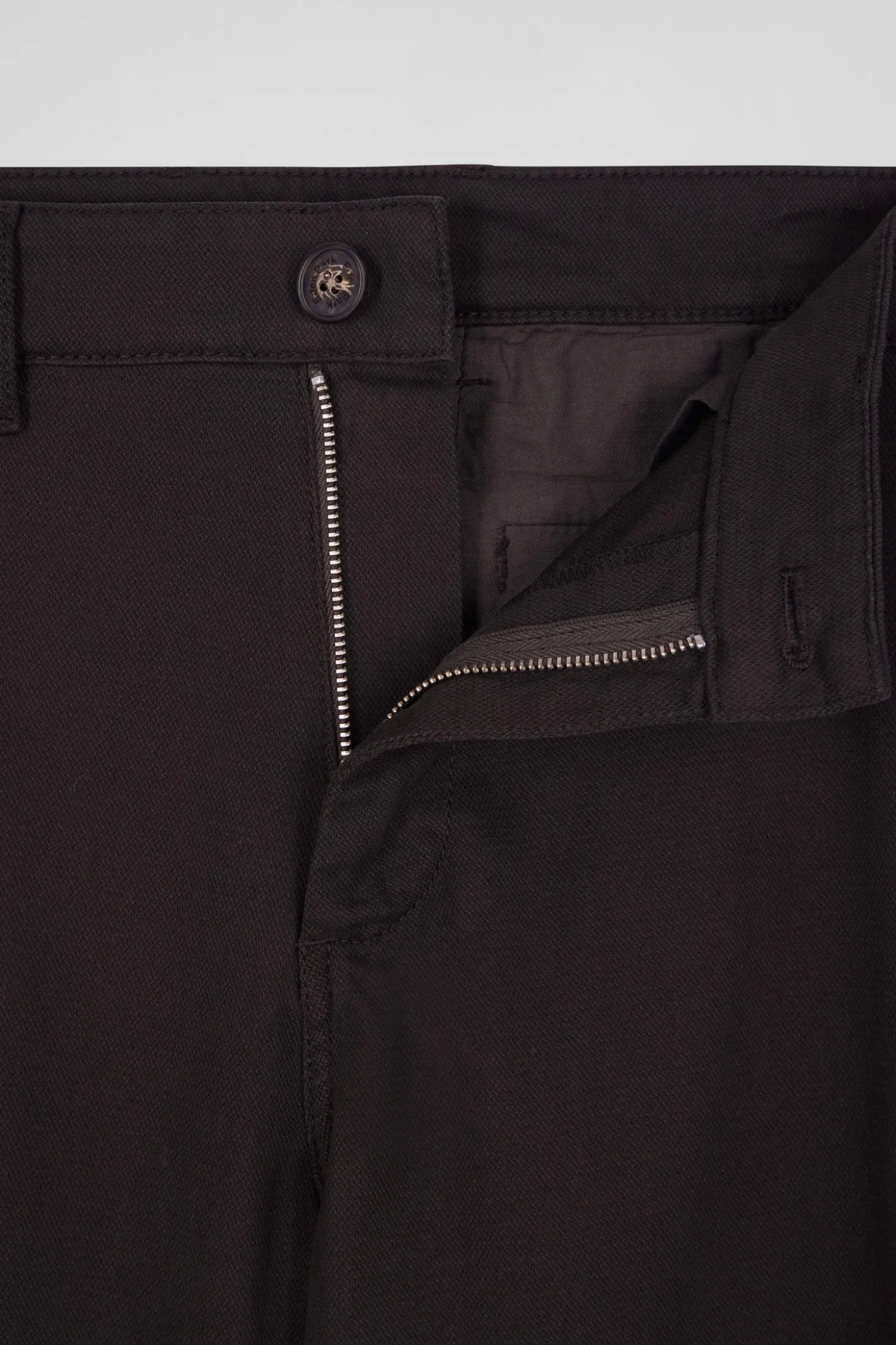 Pantalon chino en piqué de coton stretch et modal brun coupe Regular