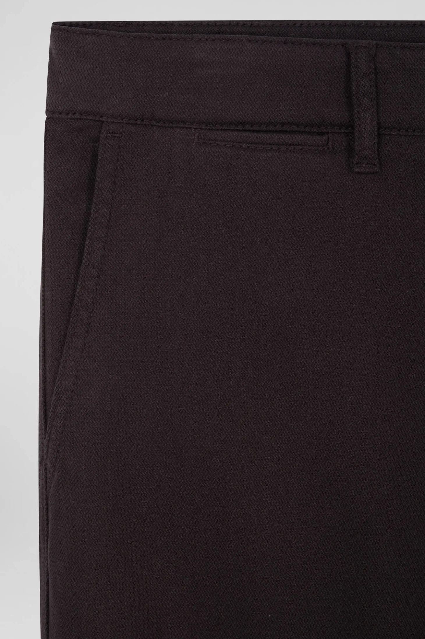 Pantalon chino en piqué de coton stretch et modal brun coupe Regular