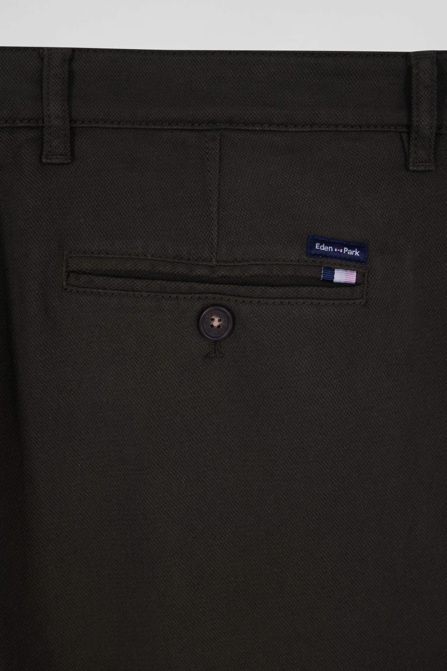 Pantalon chino en piqué de coton stretch et modal kaki coupe Regular