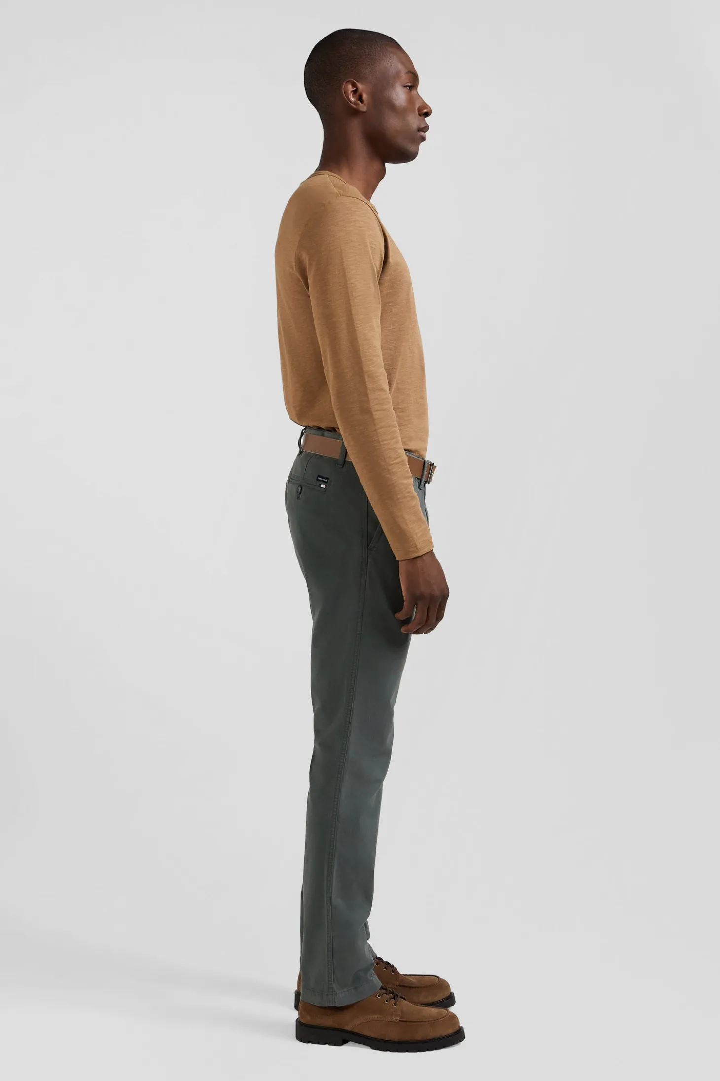 Pantalon chino gris en gabardine de coton stretch coupe Regular