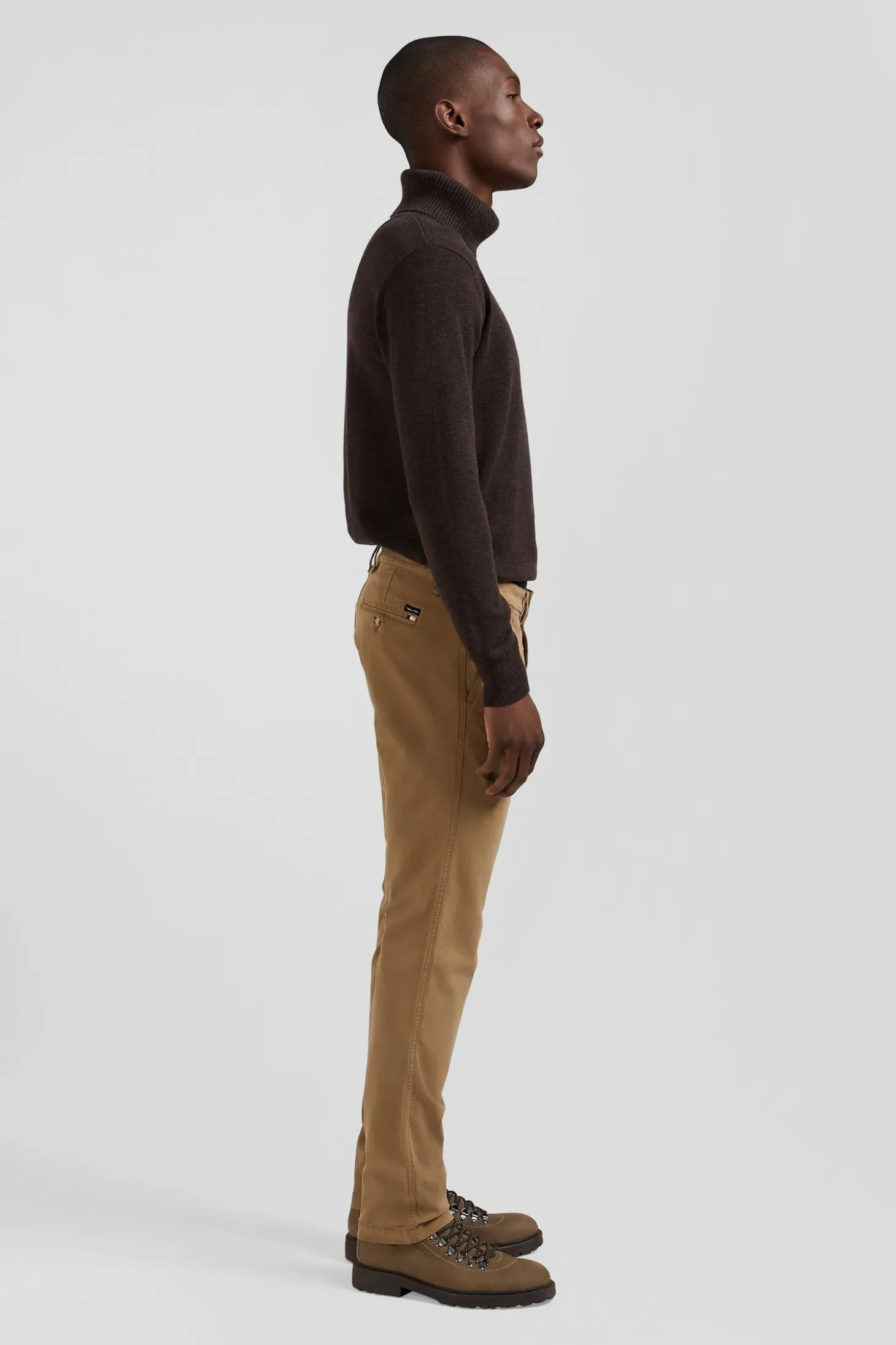 Pantalon chino marron en gabardine de coton stretch coupe Regular