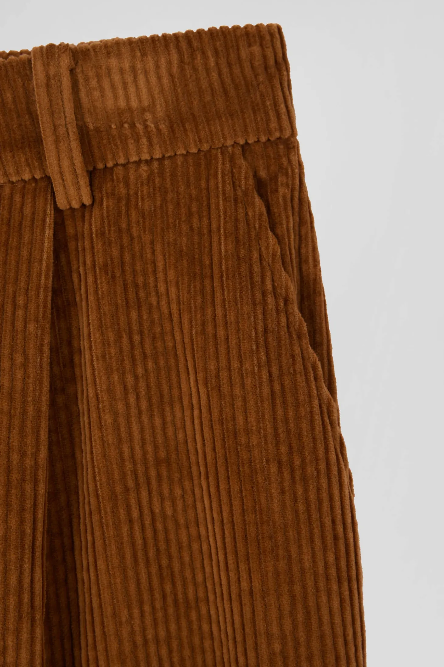 Pantalon en velours côtelé camel à carreaux coupe Modern