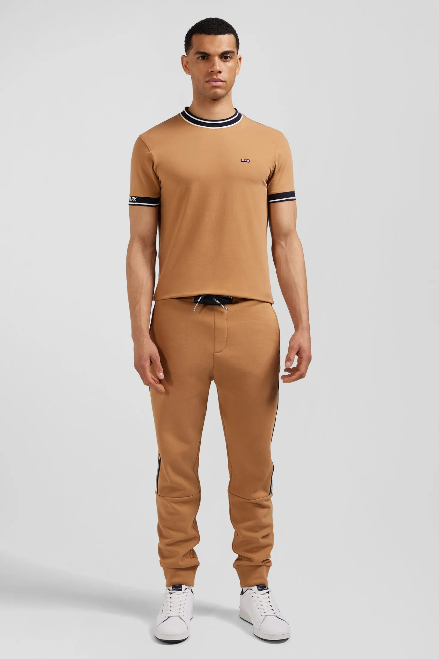 Pantalon jogging en coton mélangé camel galon rayé coupe Regular