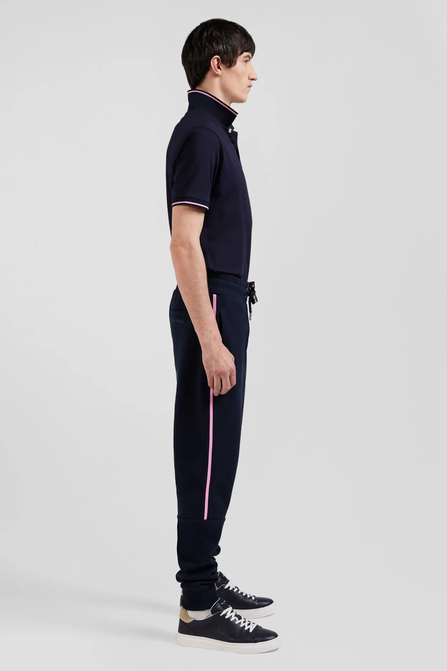 Pantalon jogging en coton mélangé bleu marine galon rayé coupe Regular