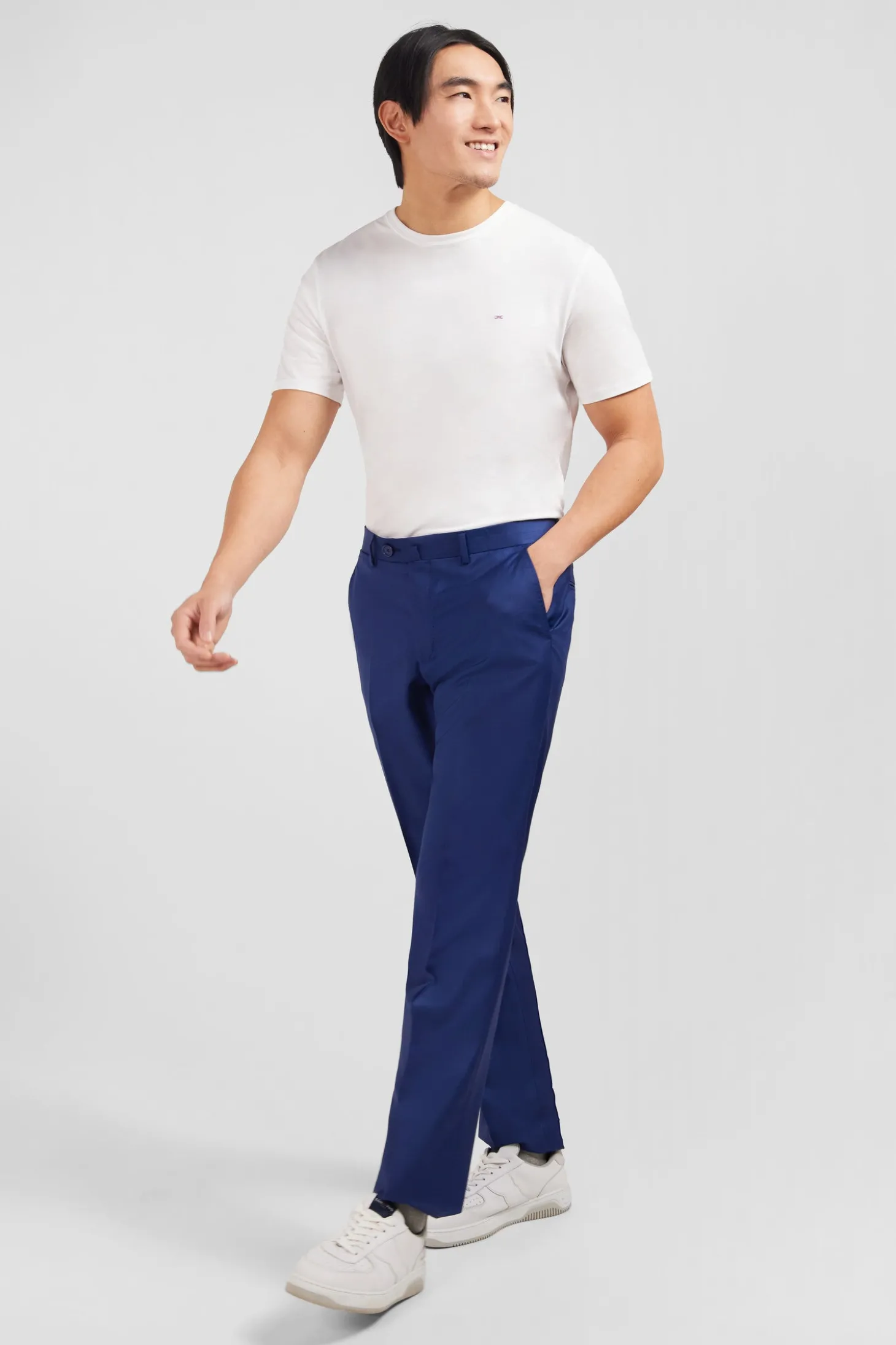 Pantalon regular bleu en laine à plis cassés