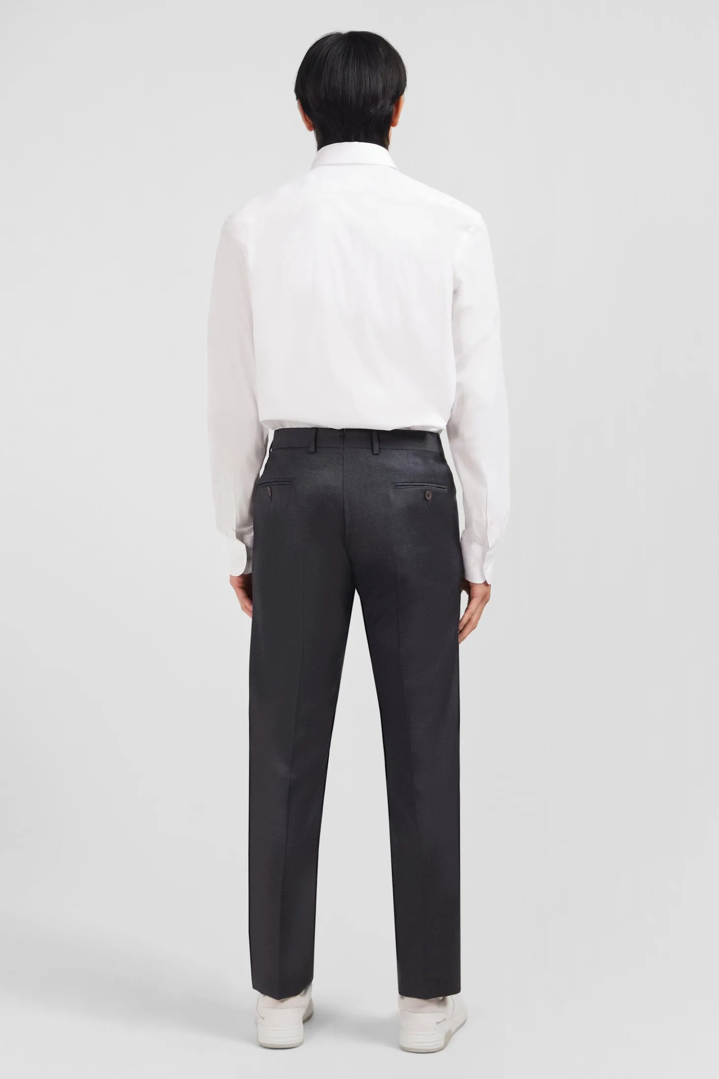 Pantalon regular gris en laine à plis cassés